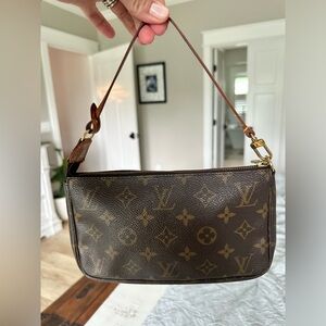 Louis Vuitton Monogram Canvas Pochette